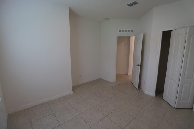 Building Photo - 311 Sandstone Dr