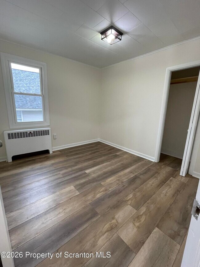 Building Photo - 1064 Lincoln St