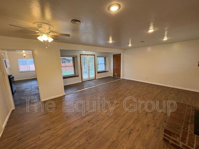 Building Photo - 1044 S Linda Vista St