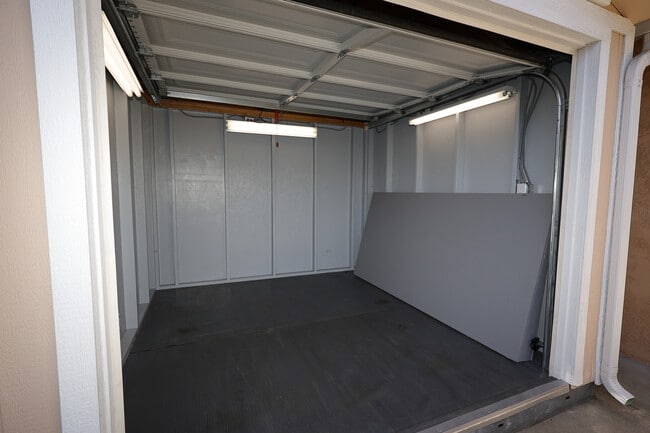 Building Photo - 4831 Canoga Ave