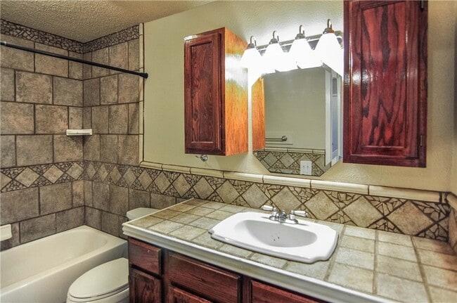 Building Photo - 1506 Lemon Tree Ln