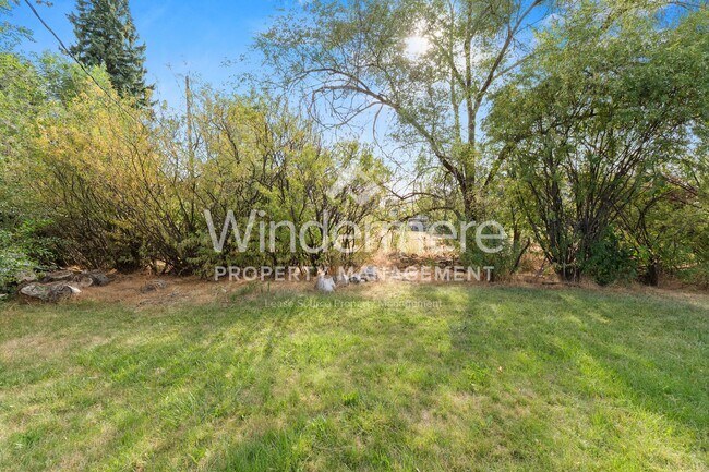 Building Photo - 822-824 N Wilbur Rd