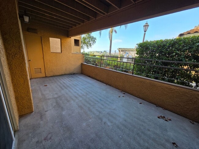 Building Photo - Large 2 Bedroom, 2 Bath Condo in San Ramon