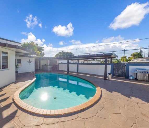 Building Photo - 490 W 33rd Pl