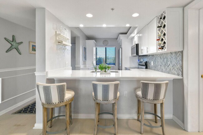 Building Photo - 601 Seafarer Cir