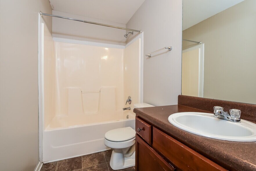 Building Photo - 62 Beaver Pointe