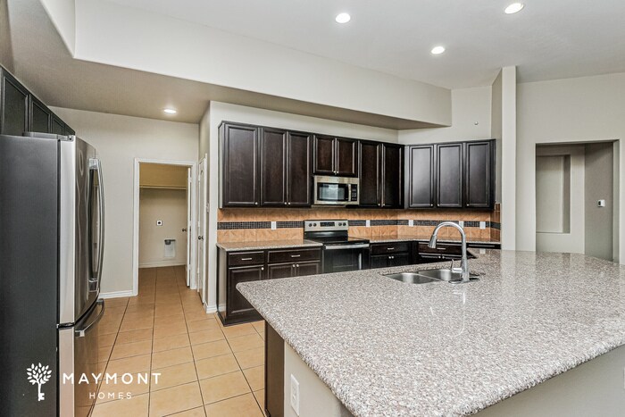 Building Photo - 8748 Maple Ridge Trail
