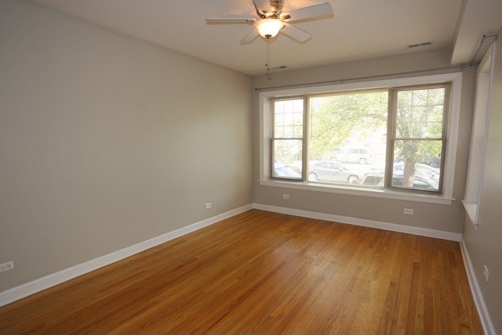 Building Photo - 5208 N Sawyer Ave