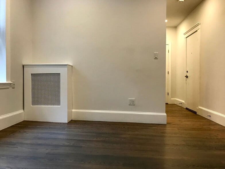 Building Photo - 19 Peterborough St