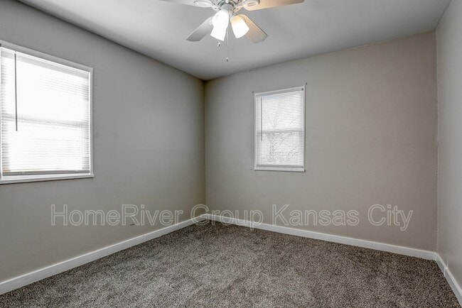 Building Photo - 831 Stewart Ave