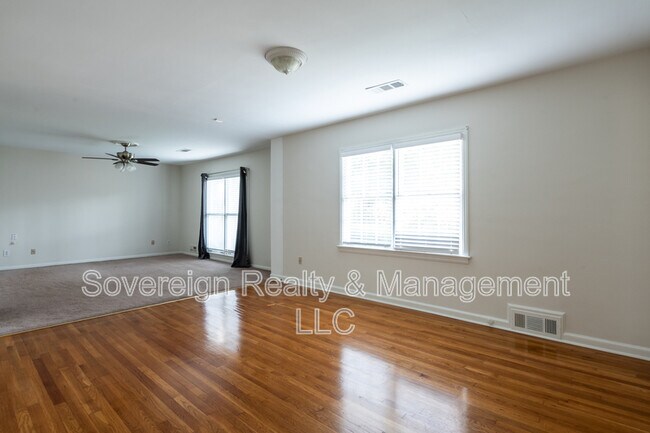 Building Photo - 1205 Spring Valley Ln NE