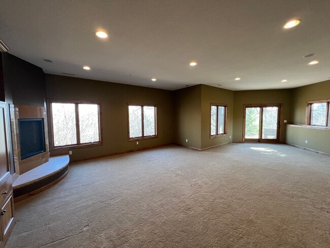 Building Photo - 694 Panorama Cir NW
