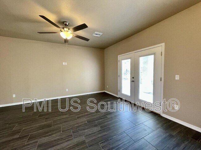 Building Photo - 2259 E Robby