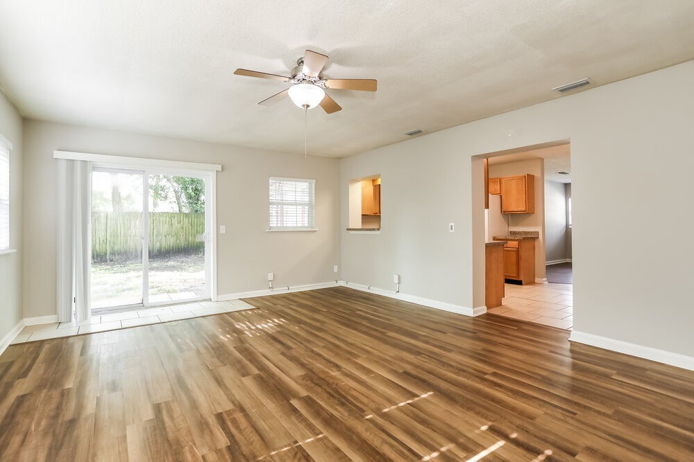 Building Photo - 5725 Fiat Ln