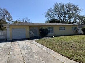 Building Photo - 3 Bed 1 Bath Home with fenced yard in quie...