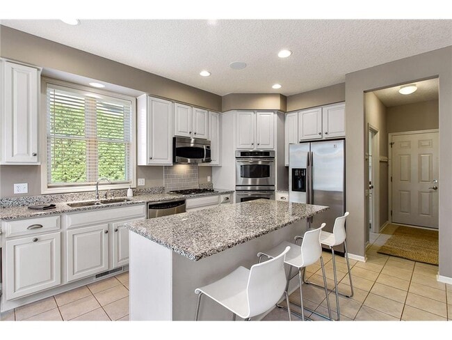 Building Photo - 1579 Stoneridge Cir