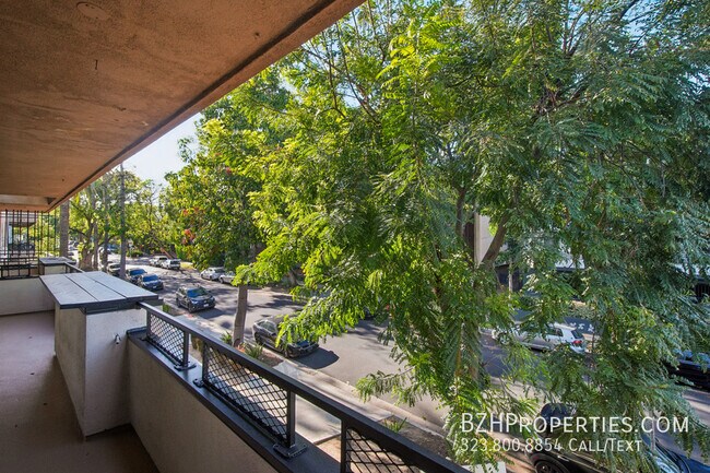 Building Photo - 7540 Hampton Ave