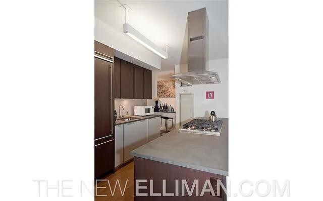 Building Photo - 225 Fifth Avenue