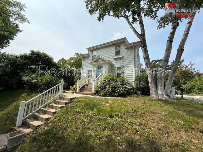 Building Photo - 2185 N 70th St