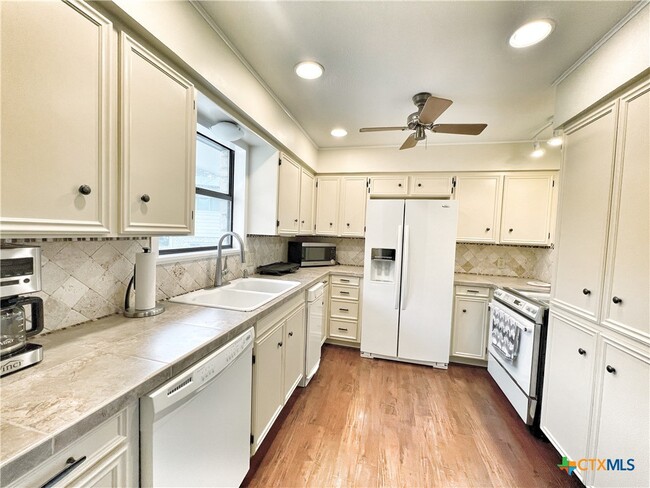 Building Photo - 2489 Colleen Dr