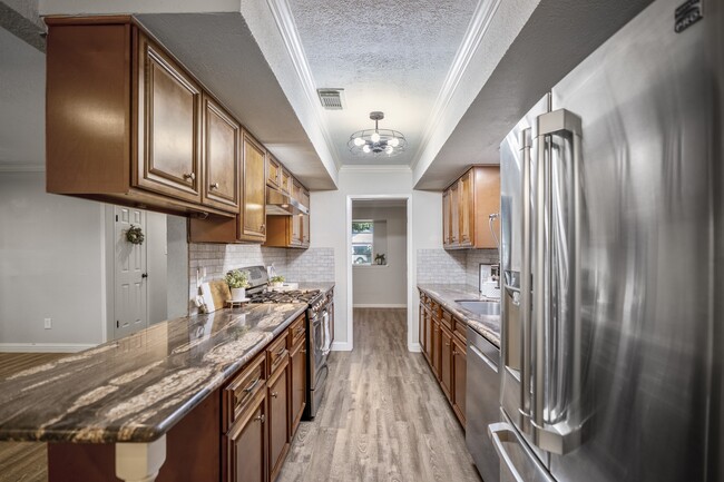 Building Photo - 2411 Orange St