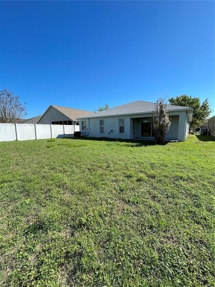 Building Photo - 7445 Tower Bridge Dr