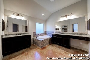 Building Photo - 511 Pecan Forest