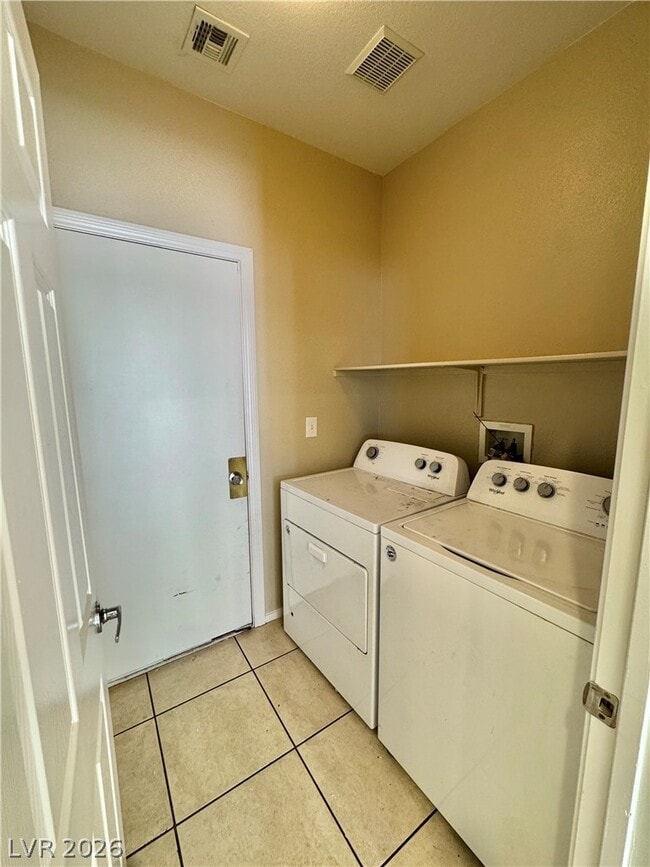 Building Photo - 3805 Hollycroft Dr