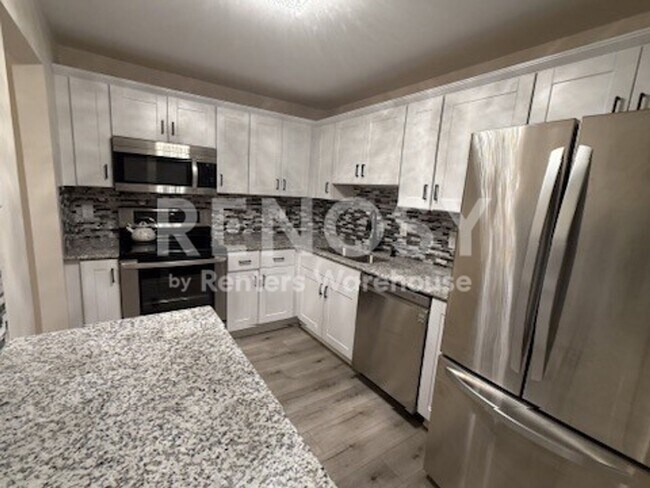Building Photo - 5607 Green Cir Dr