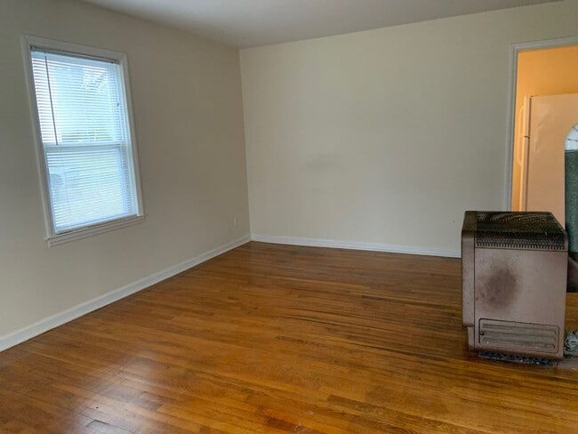 Building Photo - Cozy 2 Bedroom Home!!
