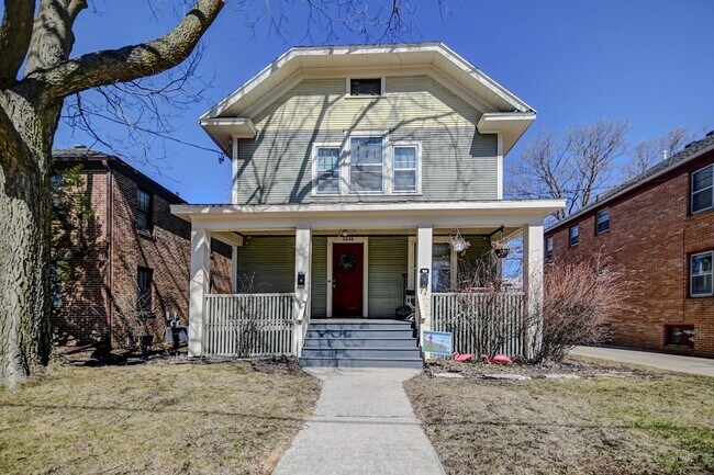 Building Photo - 2636 Stevens St