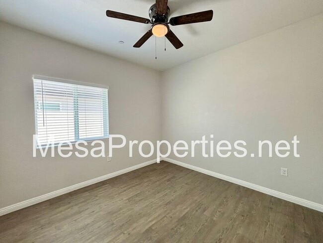 Building Photo - 13555 Sea Gull Dr