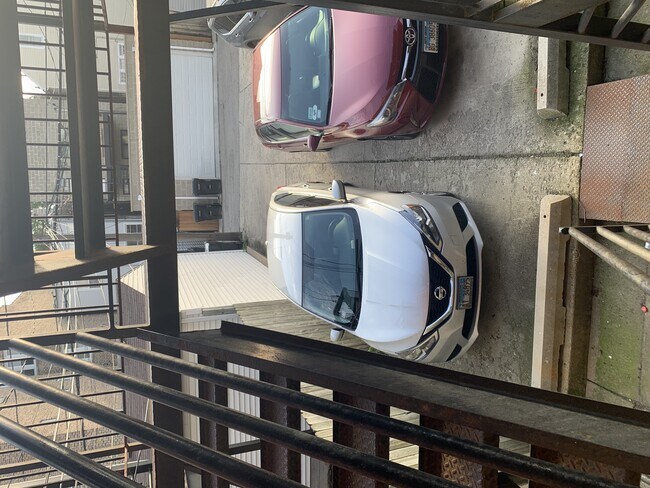 2 tandem parking spaces - 939 N Fairfield Ave