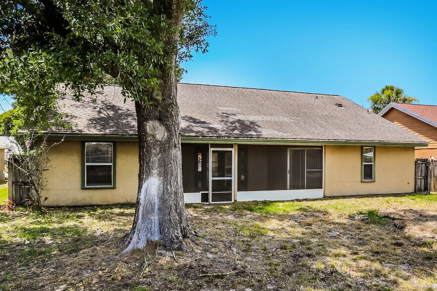 Building Photo - 2523 Dovetail Dr