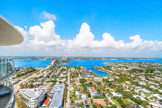 Building Photo - 2700 N Ocean Dr