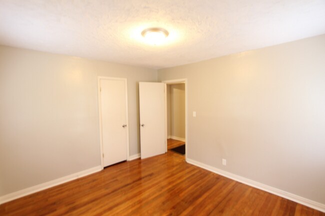 Building Photo - 816 Vanderbilt St