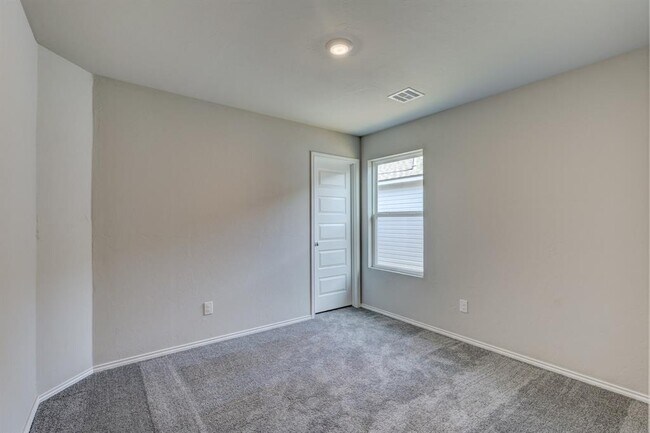 Building Photo - 11832 KAMERON Wy