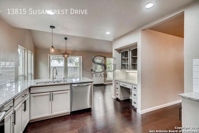 Building Photo - 13815 Susancrest Dr