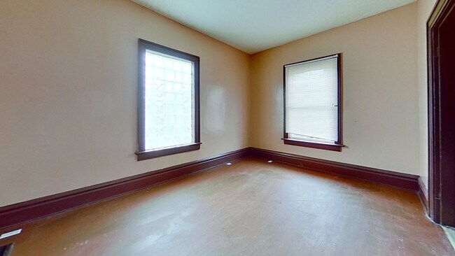 Building Photo - 798 E Whittier St