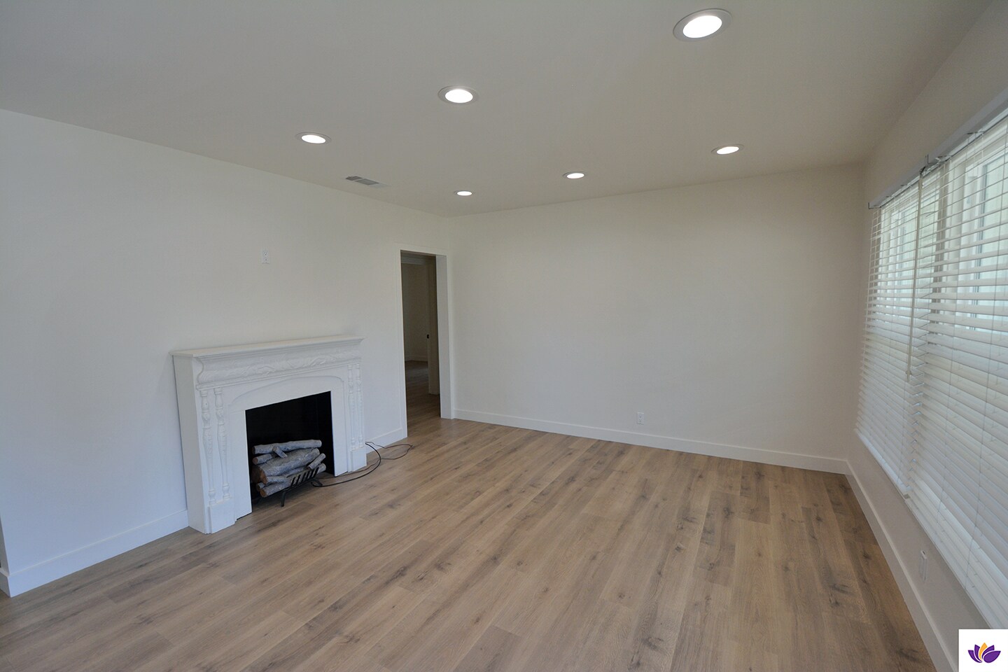 Building Photo - 16901 Hart St
