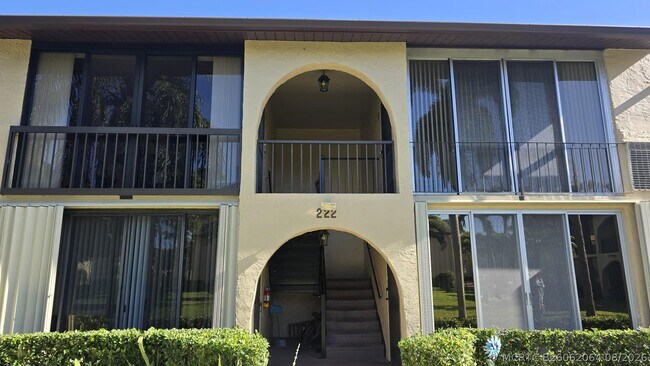 Building Photo - 222 Pine HOV Cir