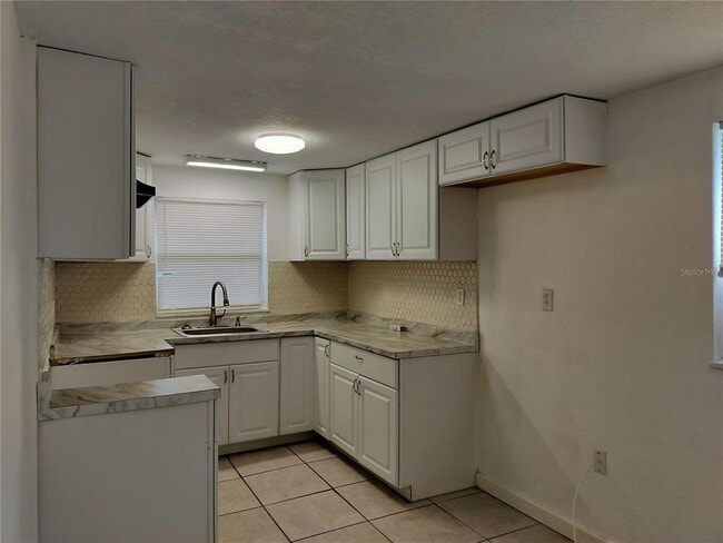 Building Photo - 3635 State Rd 60
