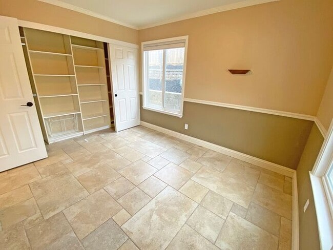 Building Photo - 6279 Skywalker Dr