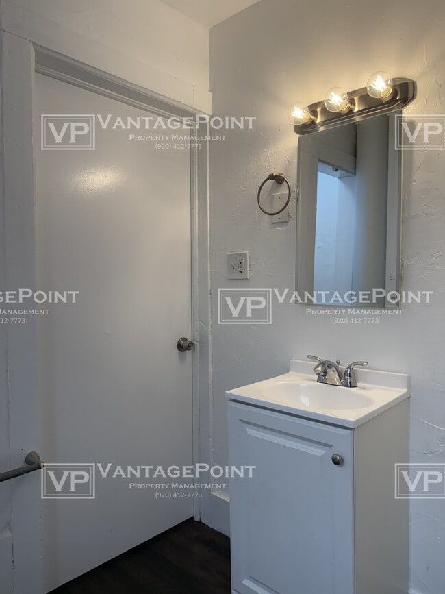 Building Photo - 700 S Baird St