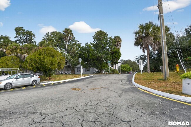 Building Photo - Charming 2BR Condo in Daytona Beach