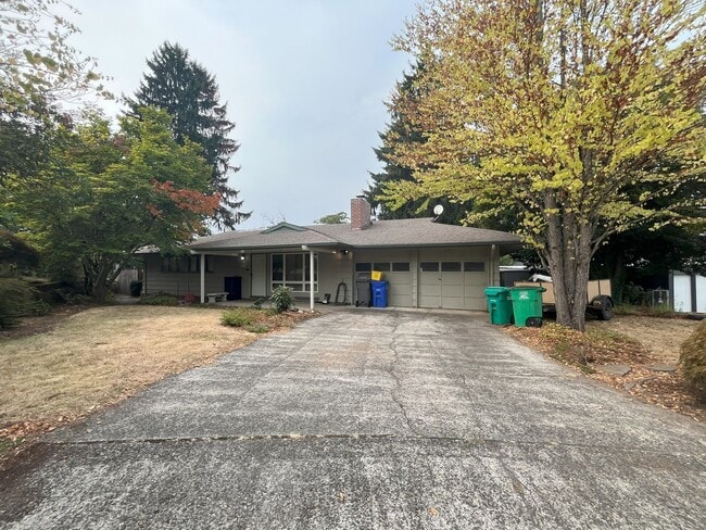 Building Photo - Classic Comfort: 3-Bed, 1.5-Bath Home with Covered Patio & Deck