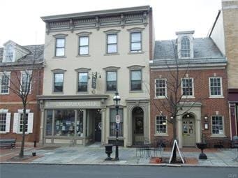 Building Photo - 507 Main St