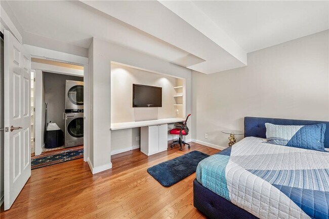 Building Photo - 235 Hillside Dr NW