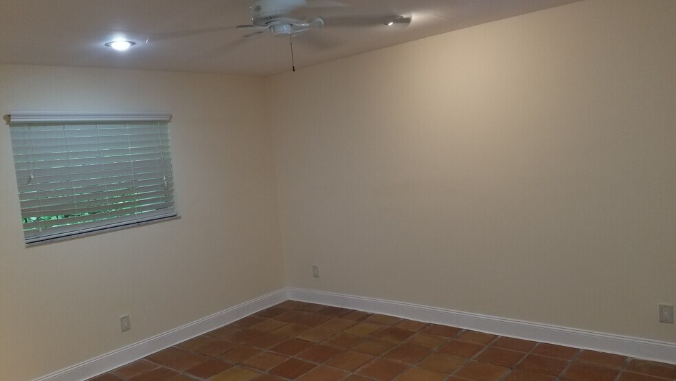 Building Photo - 1475 Curlew Ave