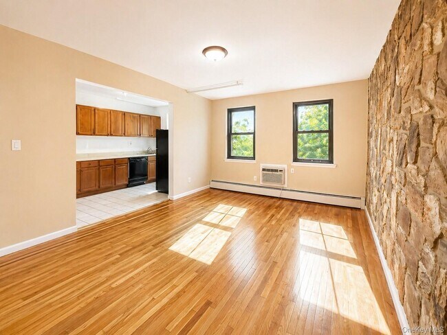 Building Photo - 189-30 37th Ave